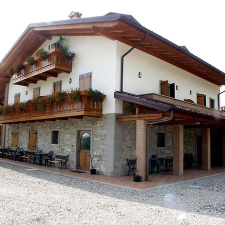 Wine Resort Faedis エクステリア 写真